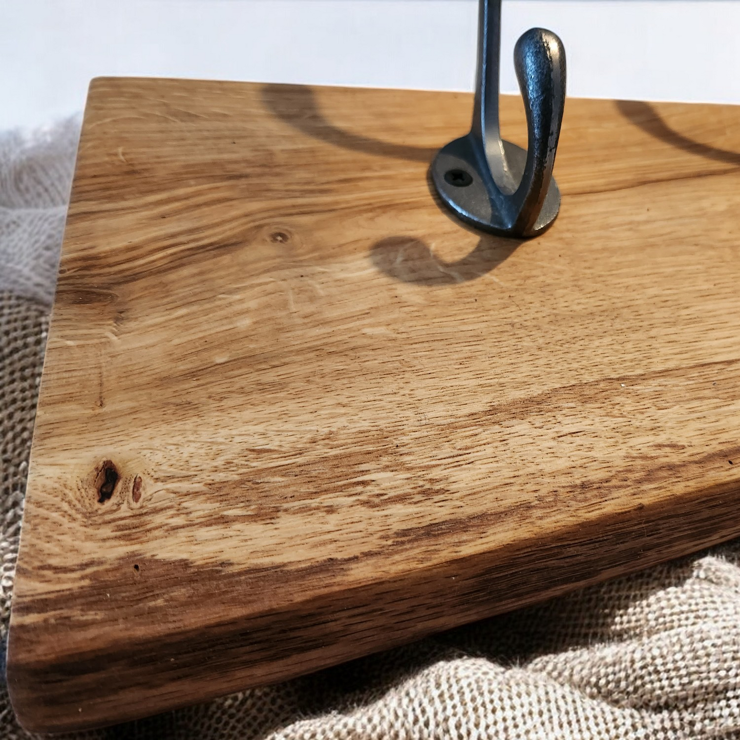 Live edge oak coat hook with plain style hooks