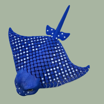 3D printed stingray with mesh articulated body, blue with white spots