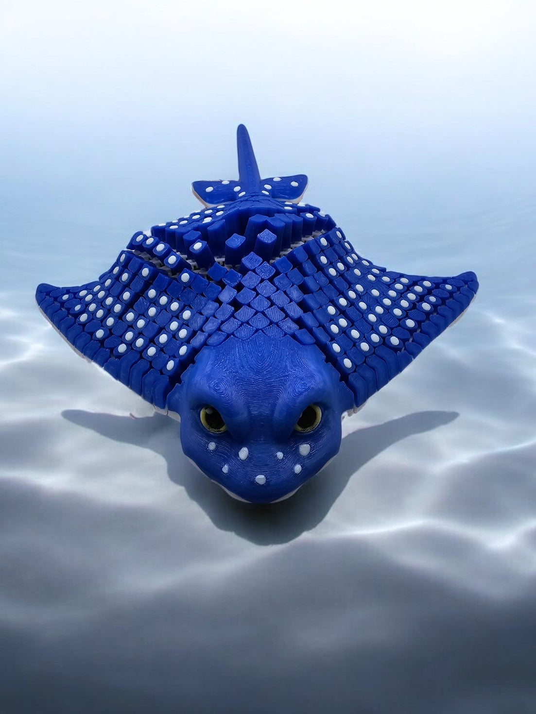 3D printed stingray with mesh articulated body, blue with white spots